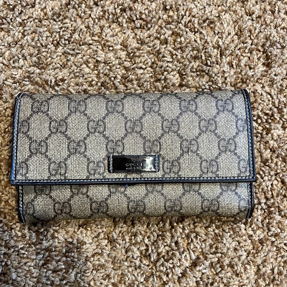 authentic GUCCI long wallet